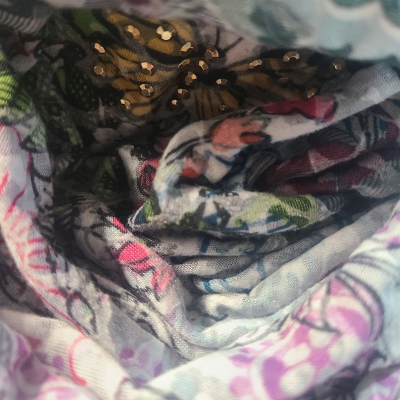 Long Sleeve Top V Neck Animal Print w Rhinestones - Picture 5 of 14